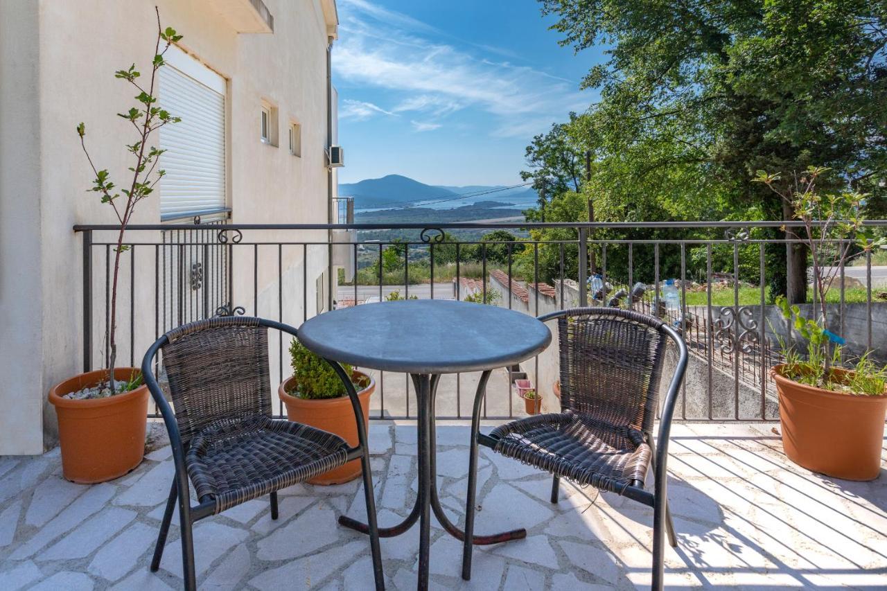 Guest House Vila Vedesa Kotor Exterior foto