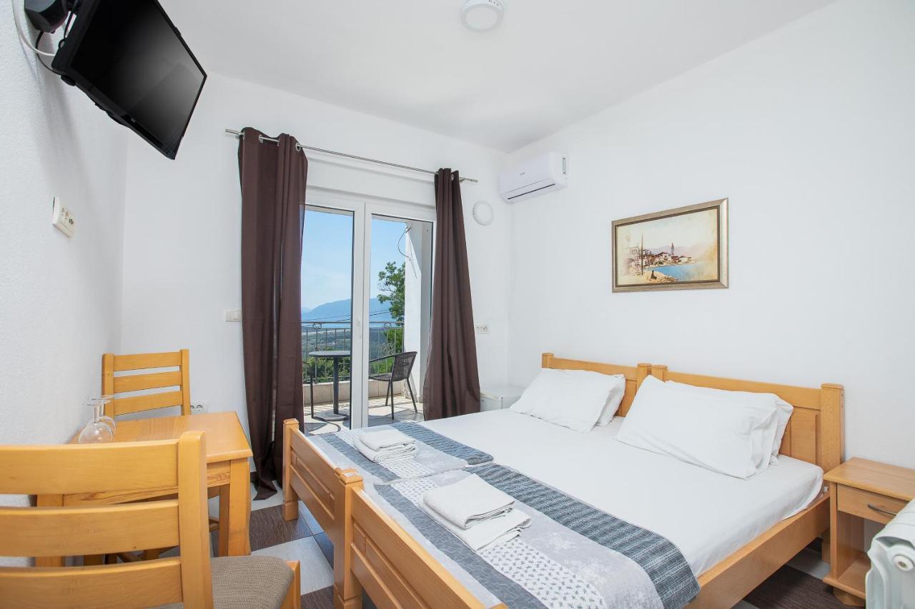 Guest House Vila Vedesa Kotor Exterior foto