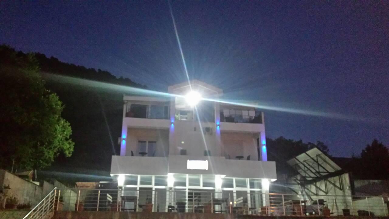 Guest House Vila Vedesa Kotor Exterior foto